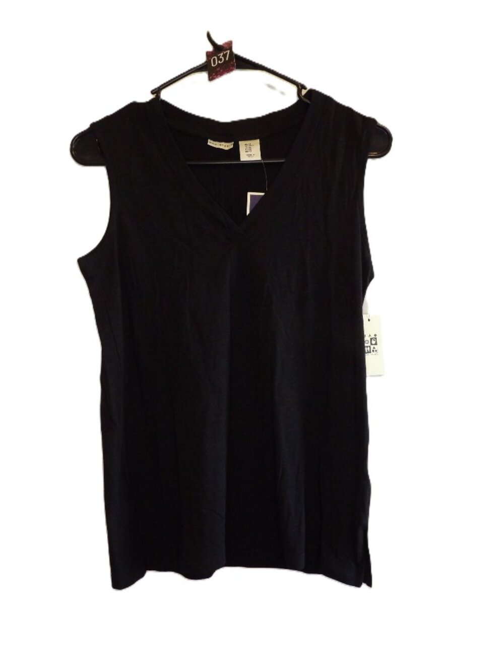 Max Studio, NWT Black V-neck tank top (Women's XS)